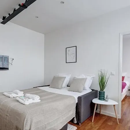 Bluestay 650 - Superb In * Paris